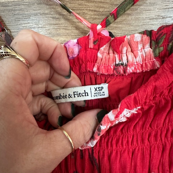 Abercrombie & Fitch Red Pleated Sundress Maxi - Picture 4 of 4